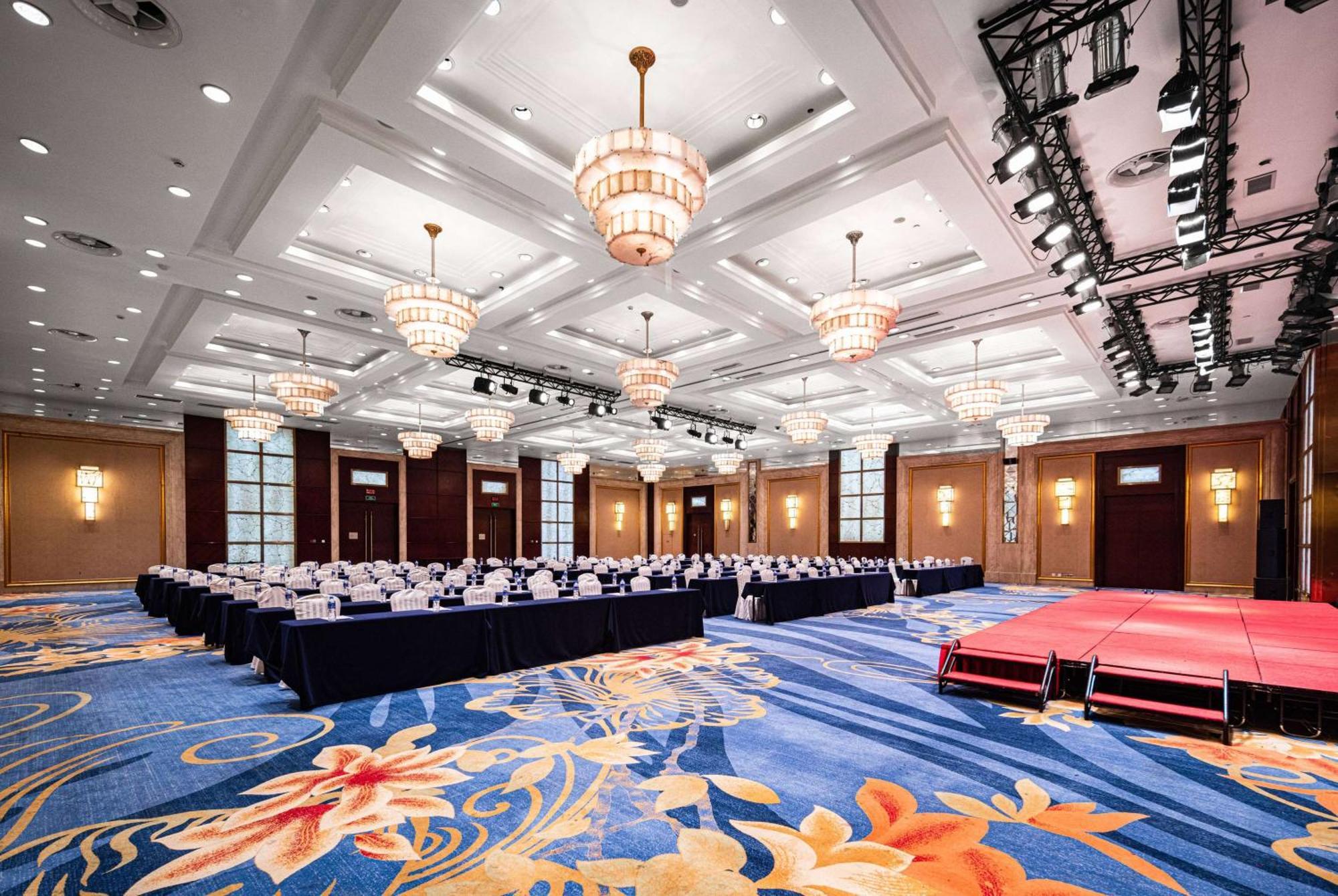 Ramada Plaza Optics Valley Hotel Vuhan Dış mekan fotoğraf