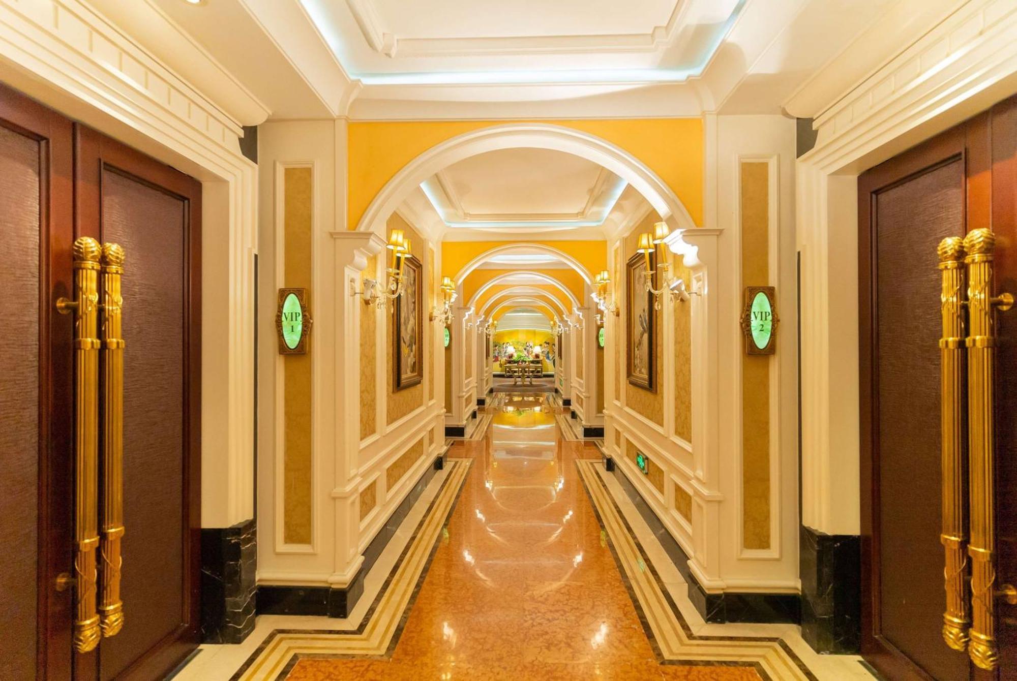 Ramada Plaza Optics Valley Hotel Vuhan Dış mekan fotoğraf