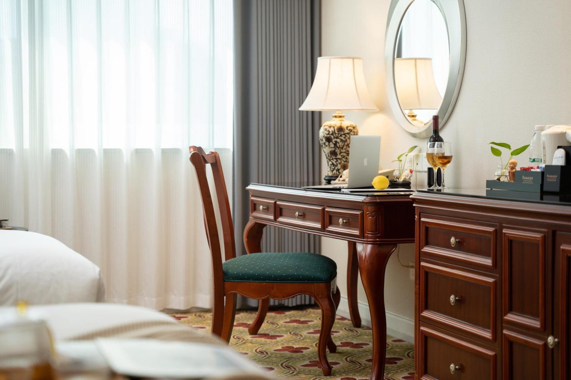 Ramada Plaza Optics Valley Hotel Vuhan Dış mekan fotoğraf