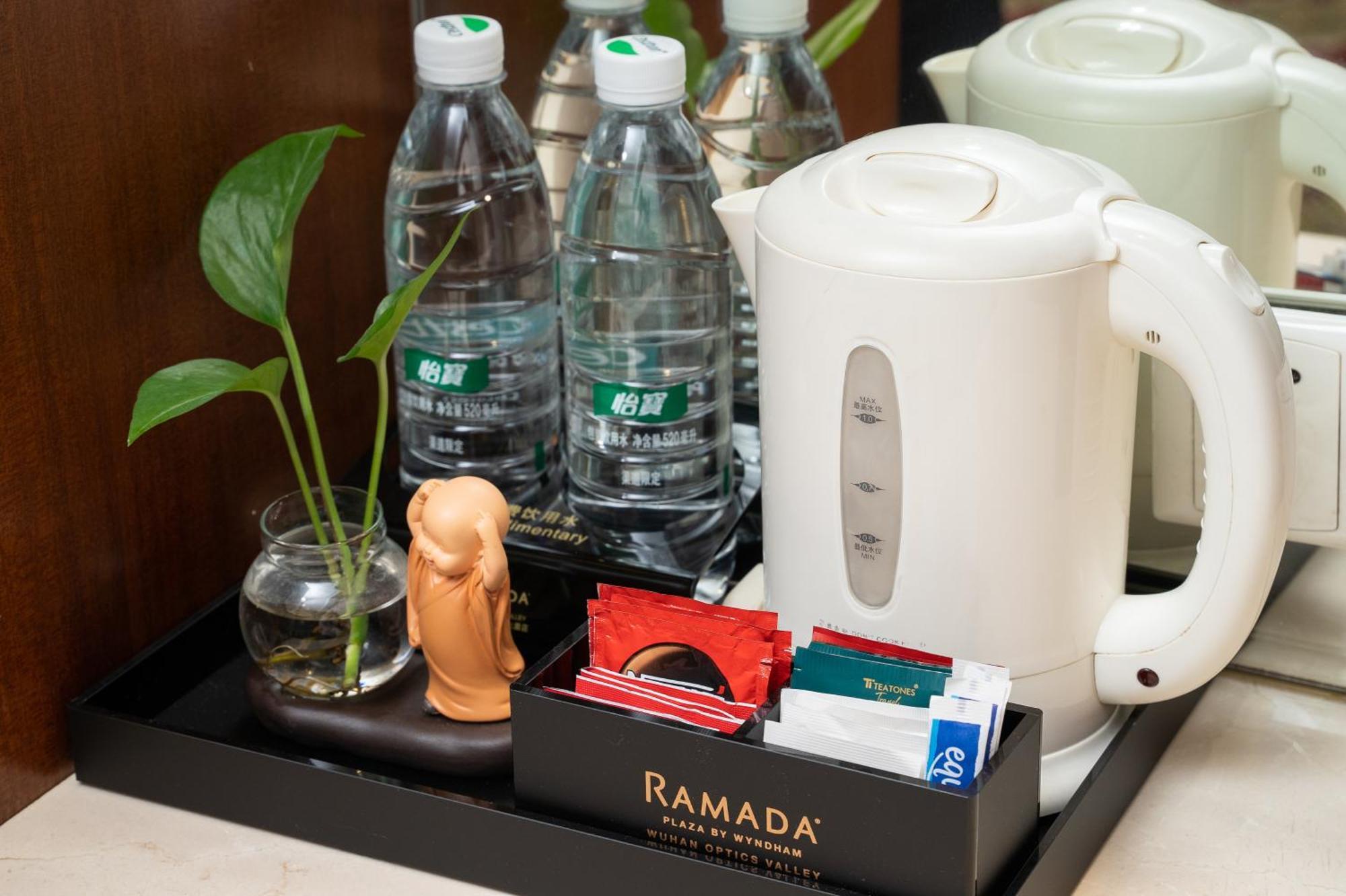 Ramada Plaza Optics Valley Hotel Vuhan Dış mekan fotoğraf