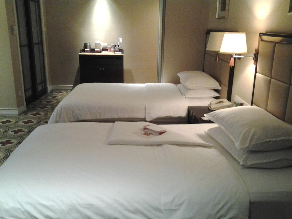 Ramada Plaza Optics Valley Hotel Vuhan Dış mekan fotoğraf